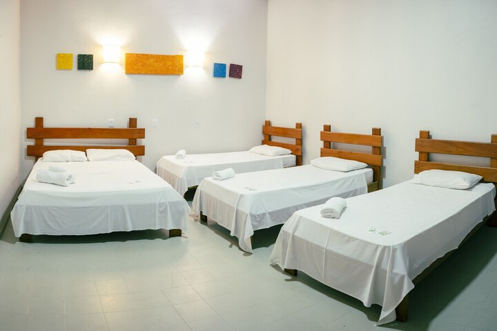 Room 6 of 17