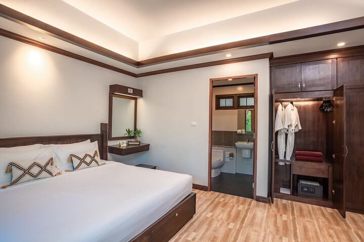Room 5 of 53