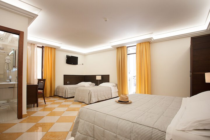 Room 8 of 35
