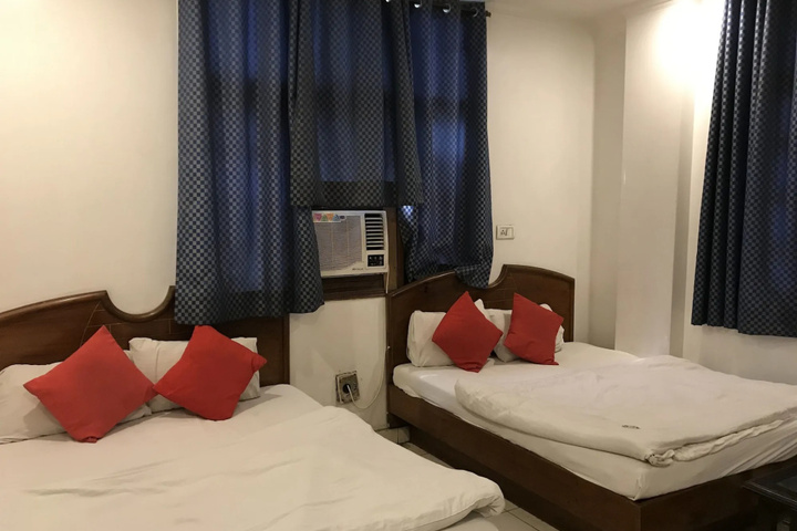 Room 2 of 16