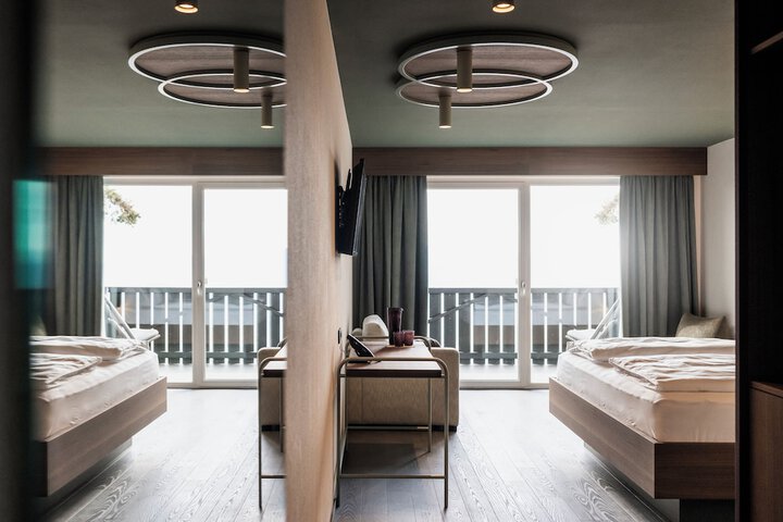 Room 32 of 127