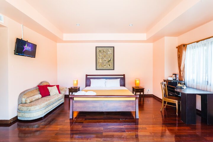 Room 2 of 20