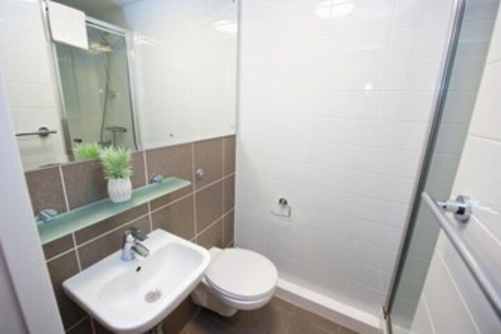 Room 2 of 6