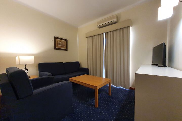 Room 14 of 36