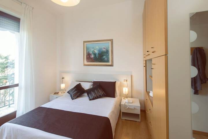 Room 2 of 38
