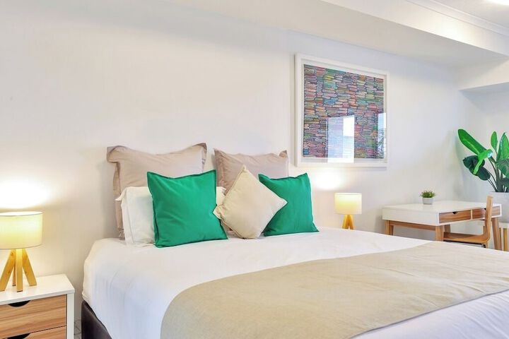 Room 4 of 28