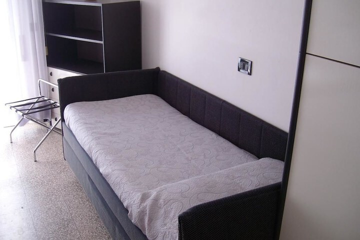 Room 3 of 16