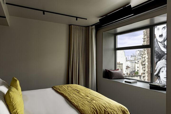 Room 10 of 40