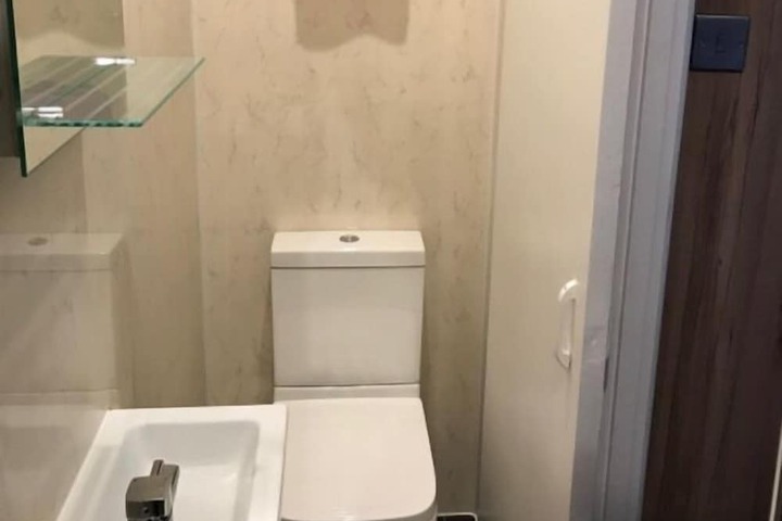 Room 122 of 193