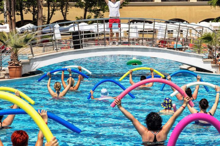 Hotel Pool