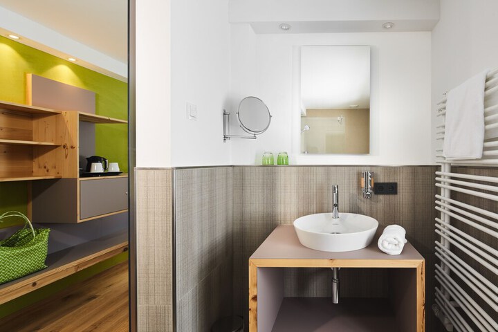 Room 16 of 55