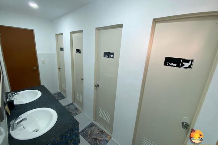 Room 35 of 65