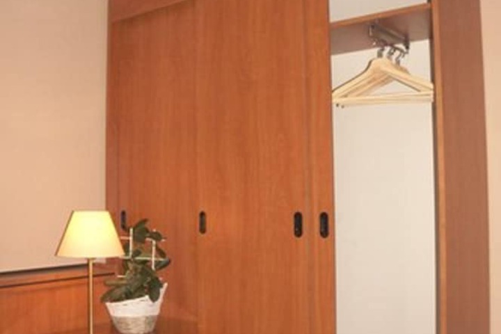 Room 12 of 23