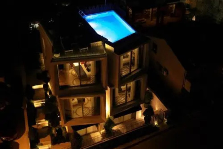 Corso Levante Luxury Suites Dobrota