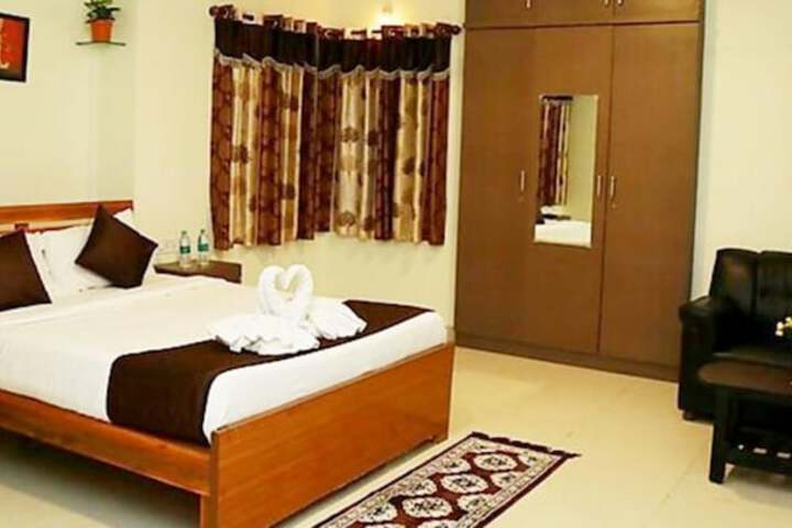 Room 5 of 17