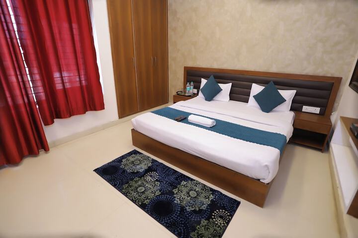 Room 2 of 14