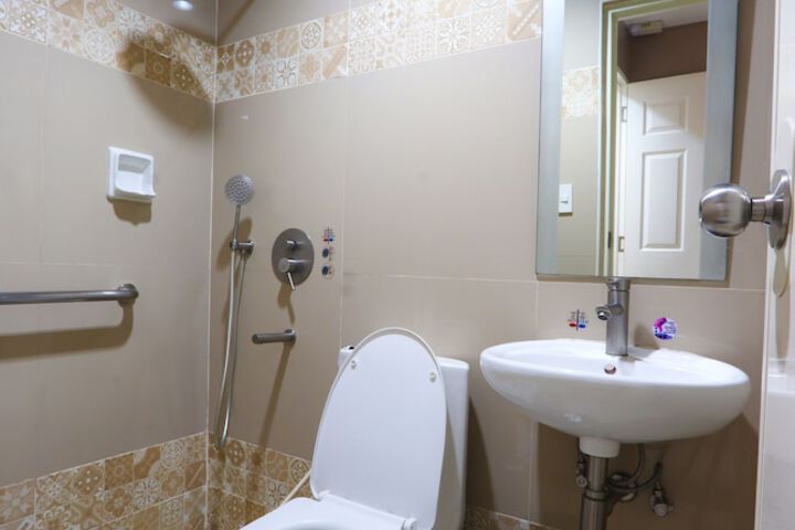 Room 9 of 24
