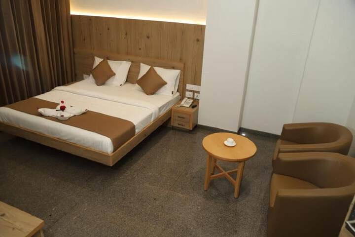 Room 8 of 35