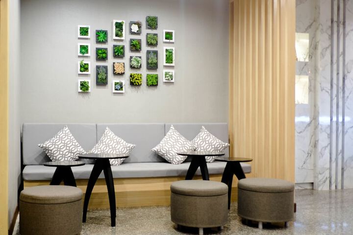Entrance & Lobby