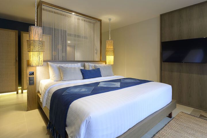 Room 14 of 74