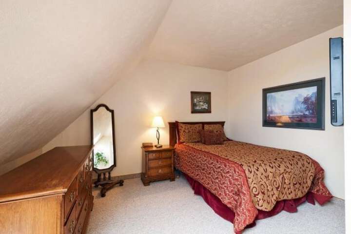 Room 3 of 97