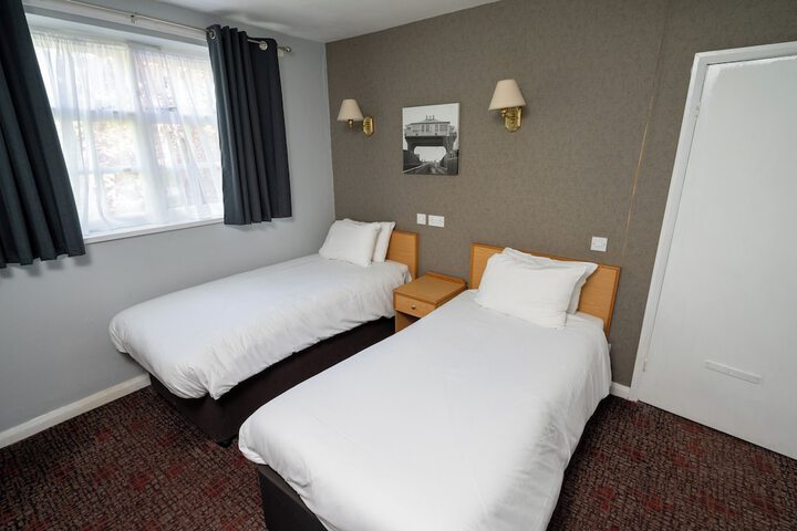 Room 15 of 36