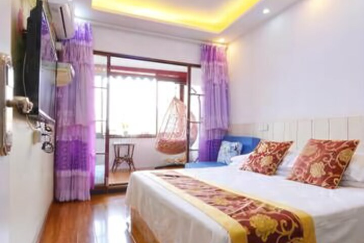 Room 5 of 7