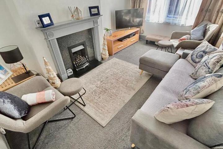 Entire holiday home in Blackpool with free parking and a private patio garden