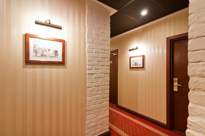 Ballroom/Hall 28 of 37