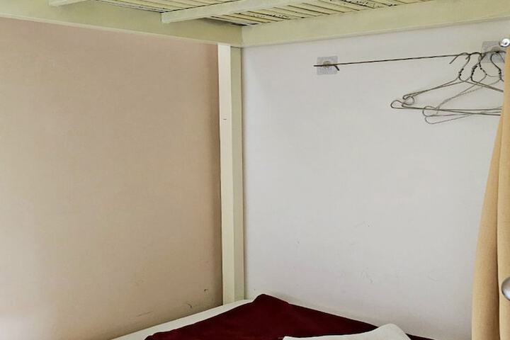 Room 21 of 34