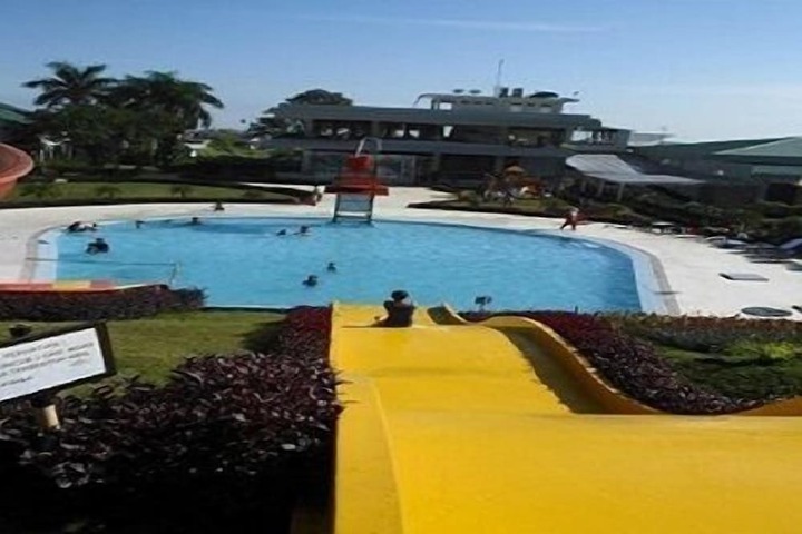 Pool Hotel