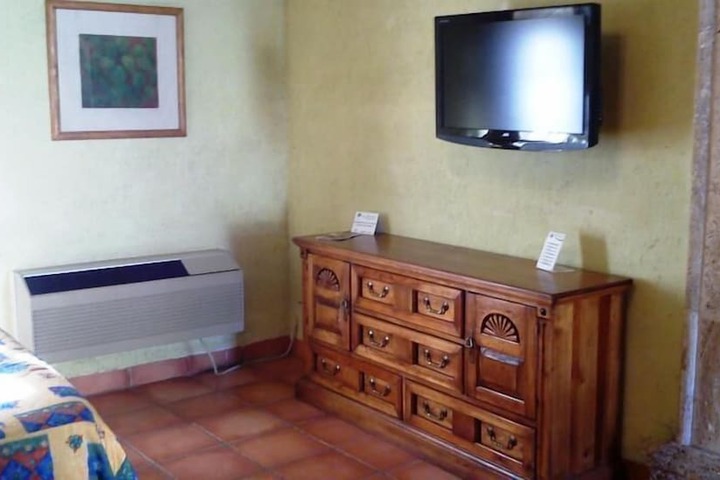 Room 11 of 44
