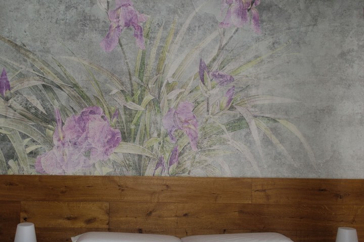 Room 8 of 19