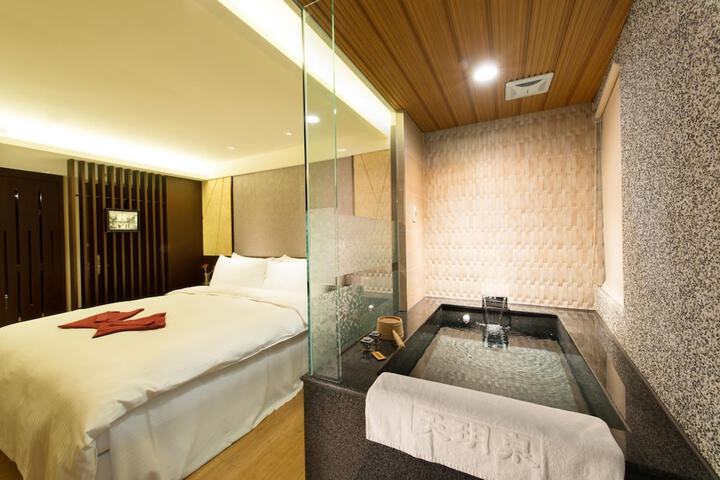 Room 14 of 50