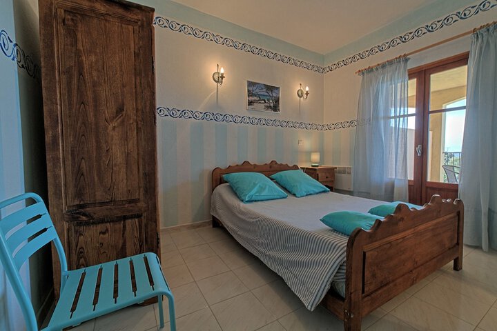 Room 10 of 70