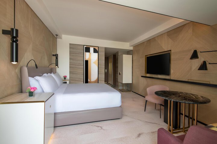 Room 32 of 126
