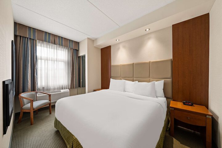 Room 21 of 65