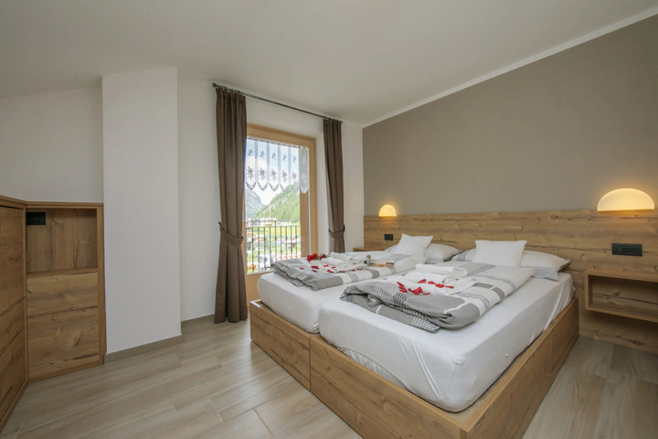Room 3 of 11