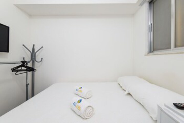 Room 9 of 13