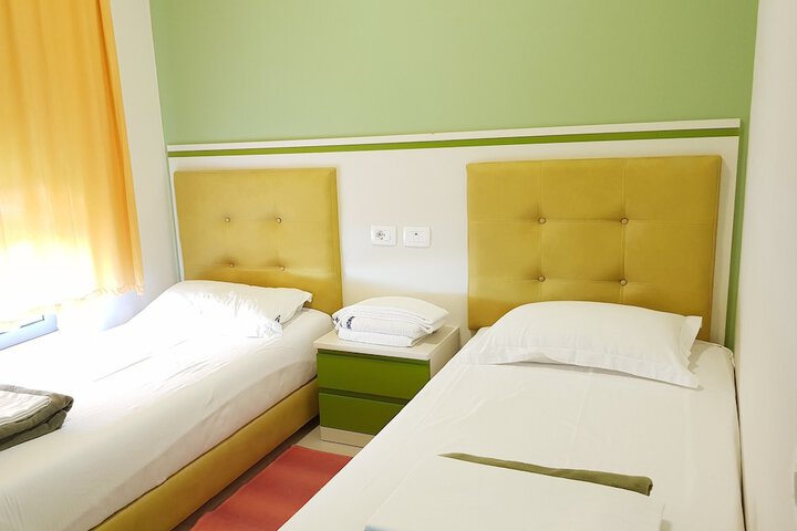 Room 11 of 84