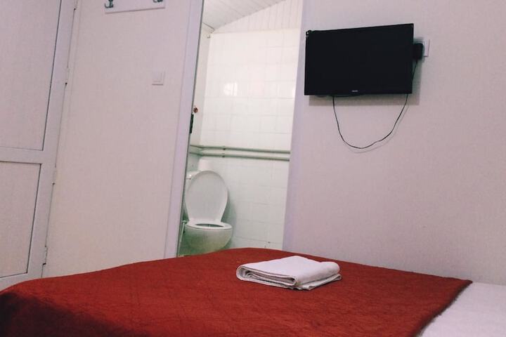 Room 11 of 21