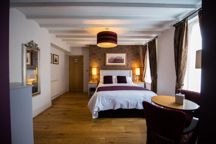 Room 6 of 22