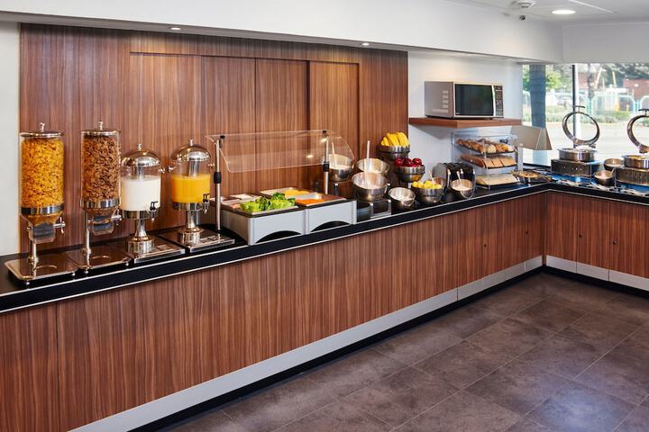 Breakfast/Coffee Service 30 of 50