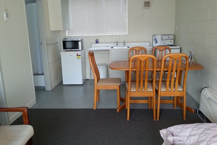 Room 13 of 19