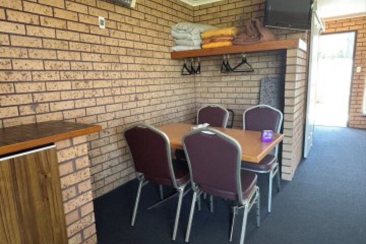 Room 8 of 48