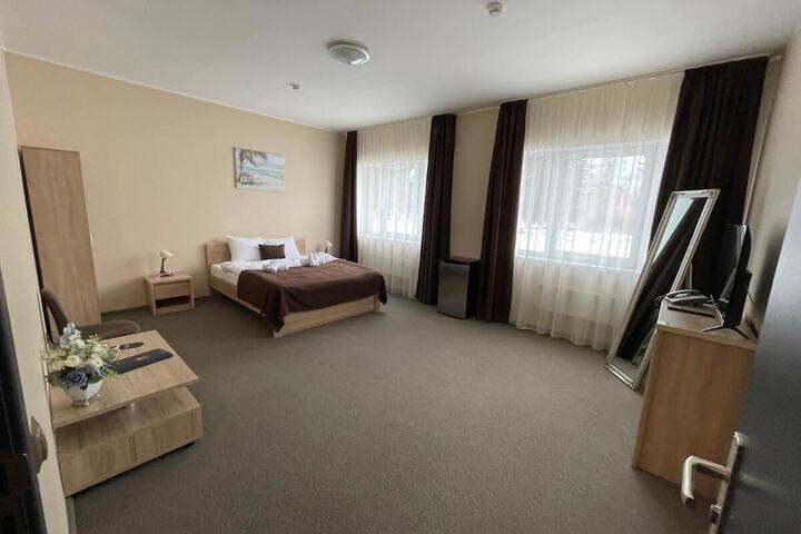 Room 12 of 32