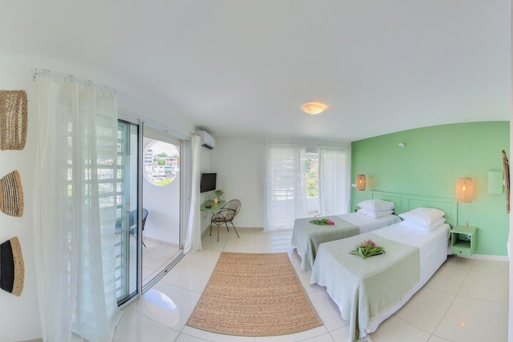 Room 15 of 48