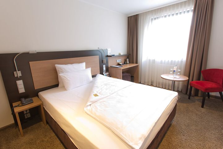 Room 16 of 70