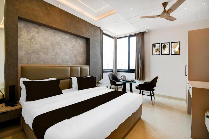 Super OYO Townhouse Oak Ratanpur Panki