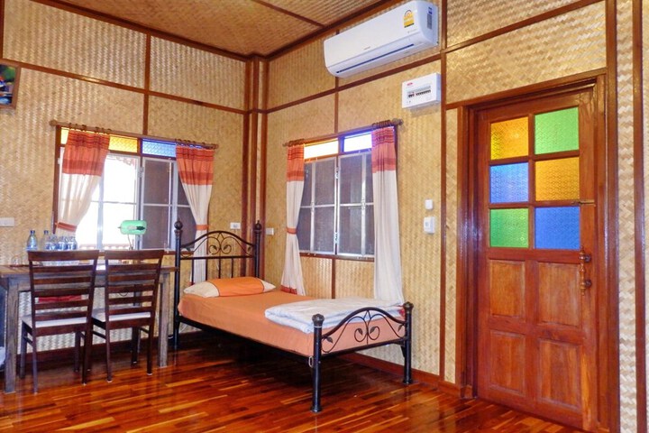 Room 9 of 50